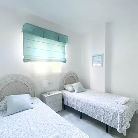 Apartment Mi Capricho 9, Family Complex First Line Beach.